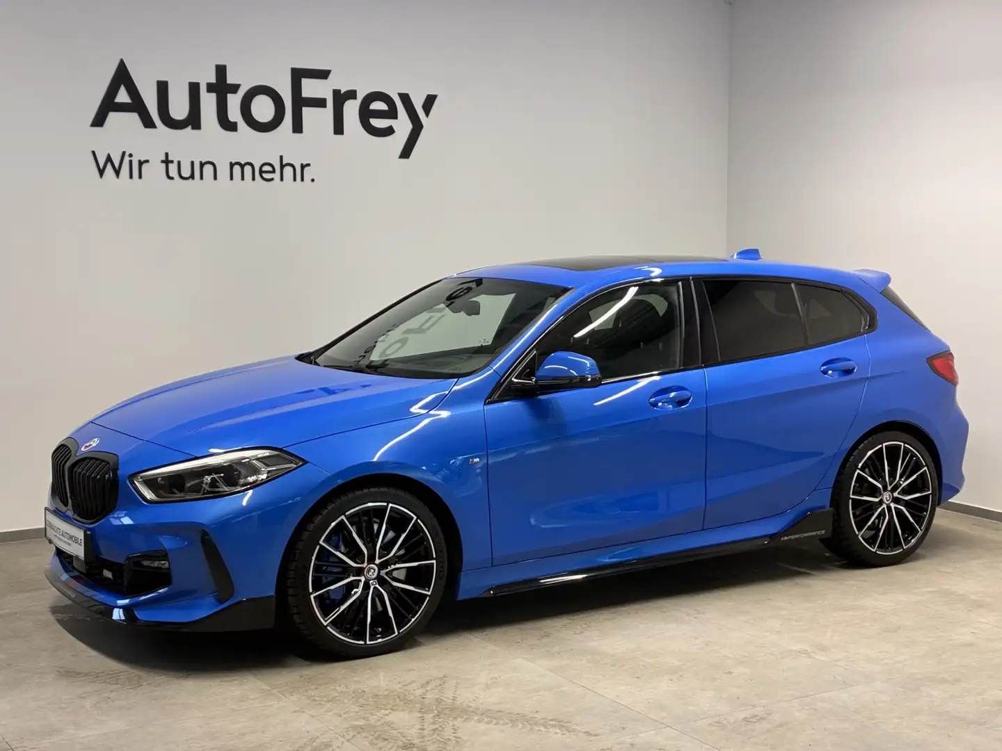 BMW 118 d Blau - 1