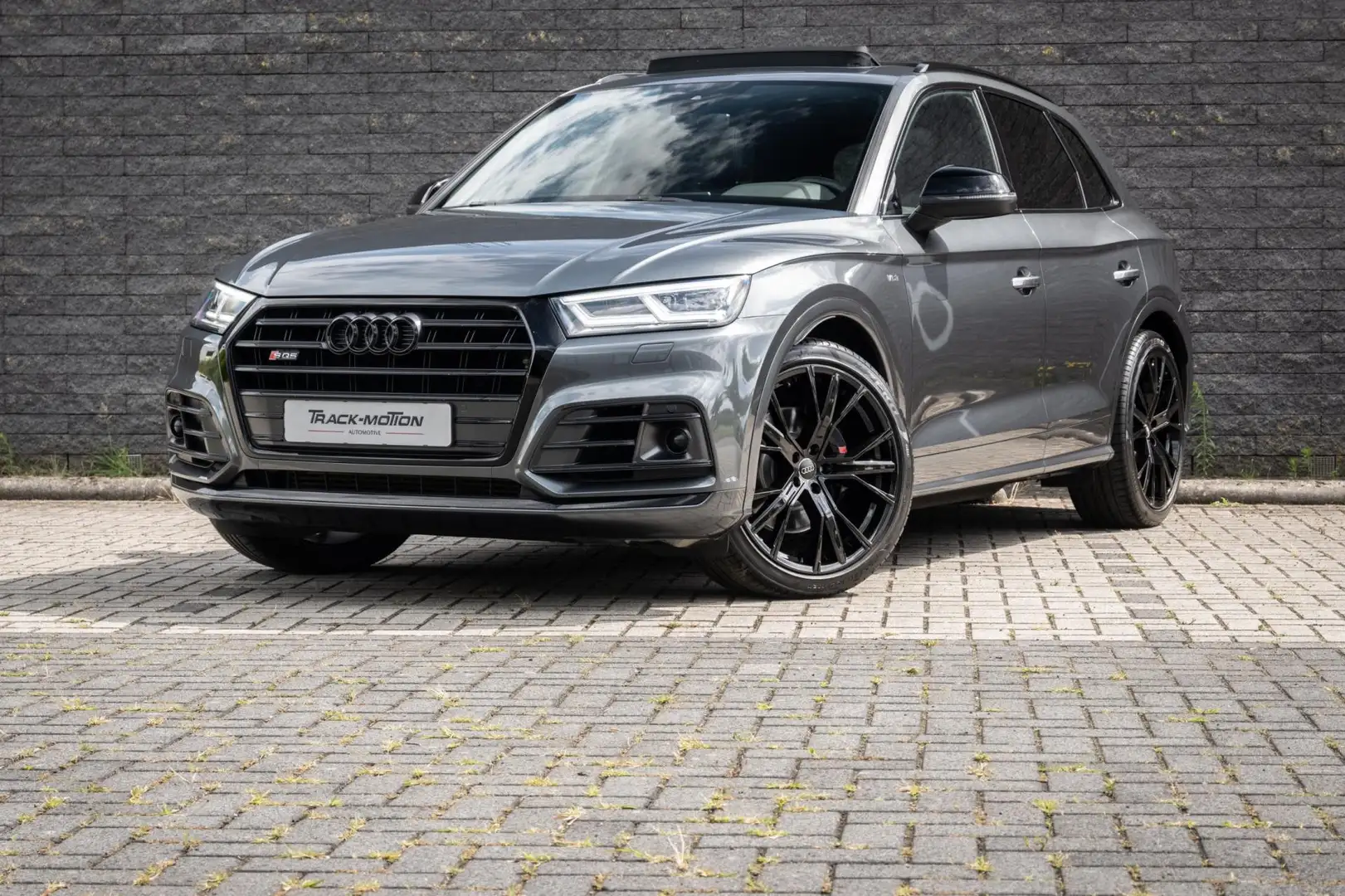 Audi Q5 3.0 TFSI SQ5 quattro PRO line plus Panoramadak Grijs - 2