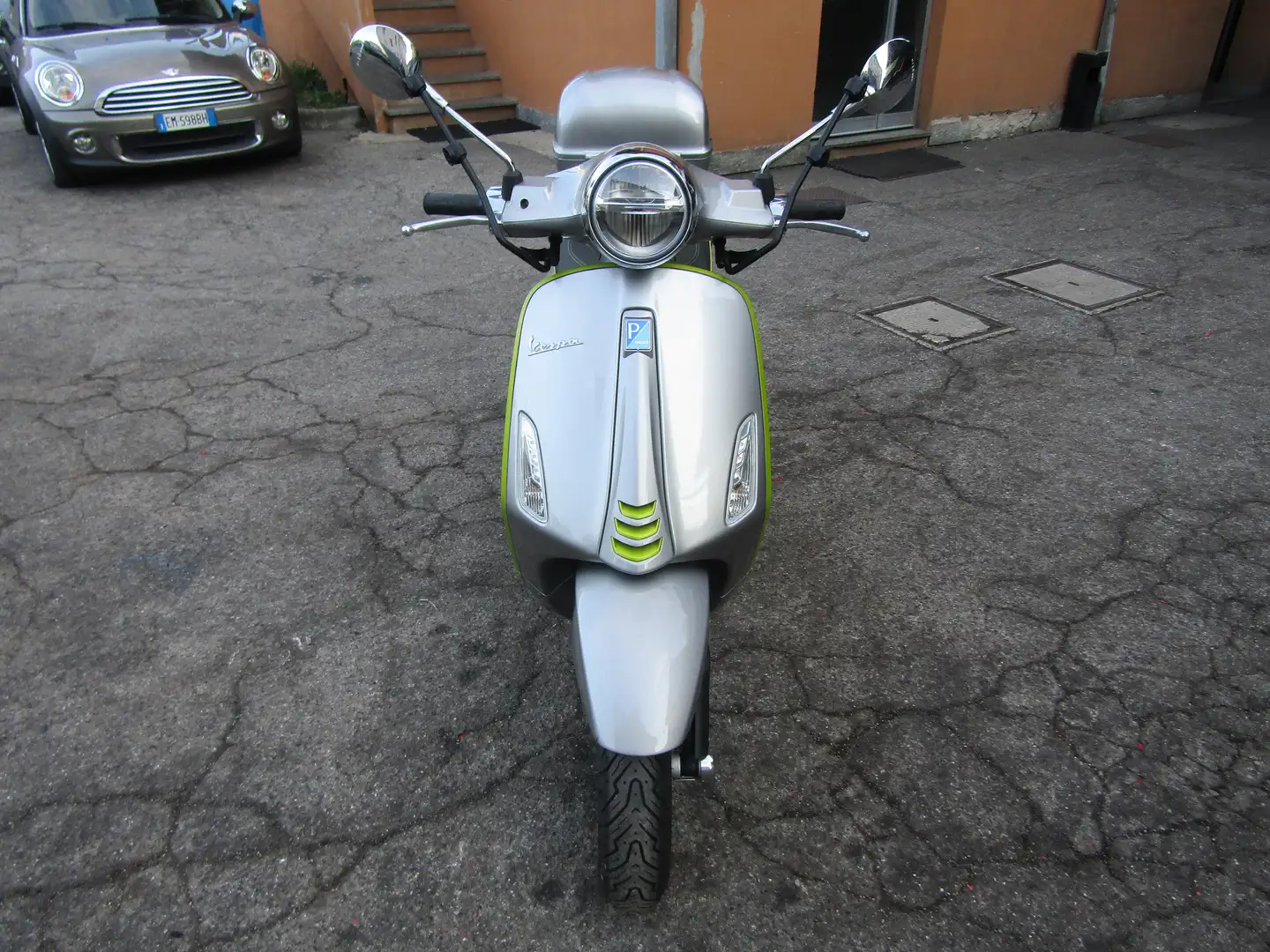 Vespa Elettrica * 1.600 KM * PARI AL NUOVO Argento - 2