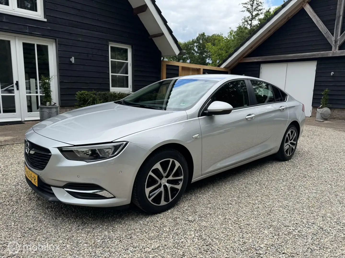 Opel Insignia Grand Sport 1.5 Turbo EcoTec Online Edition Grijs - 1