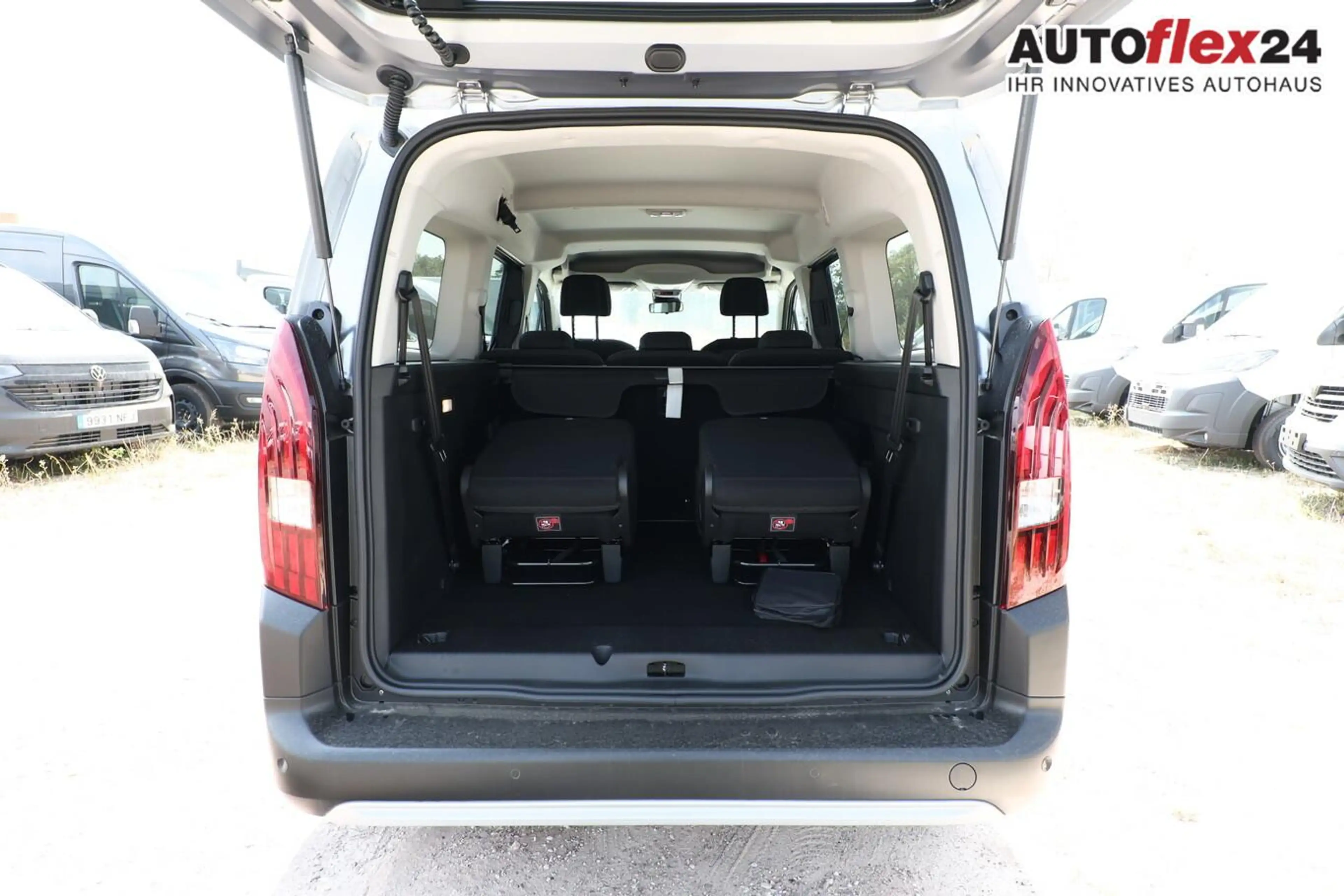 Peugeot Rifter M1 GT L2 7-S Keyl Nav Kam 2xPDC ACC BT 96 kW (1... — photo 10