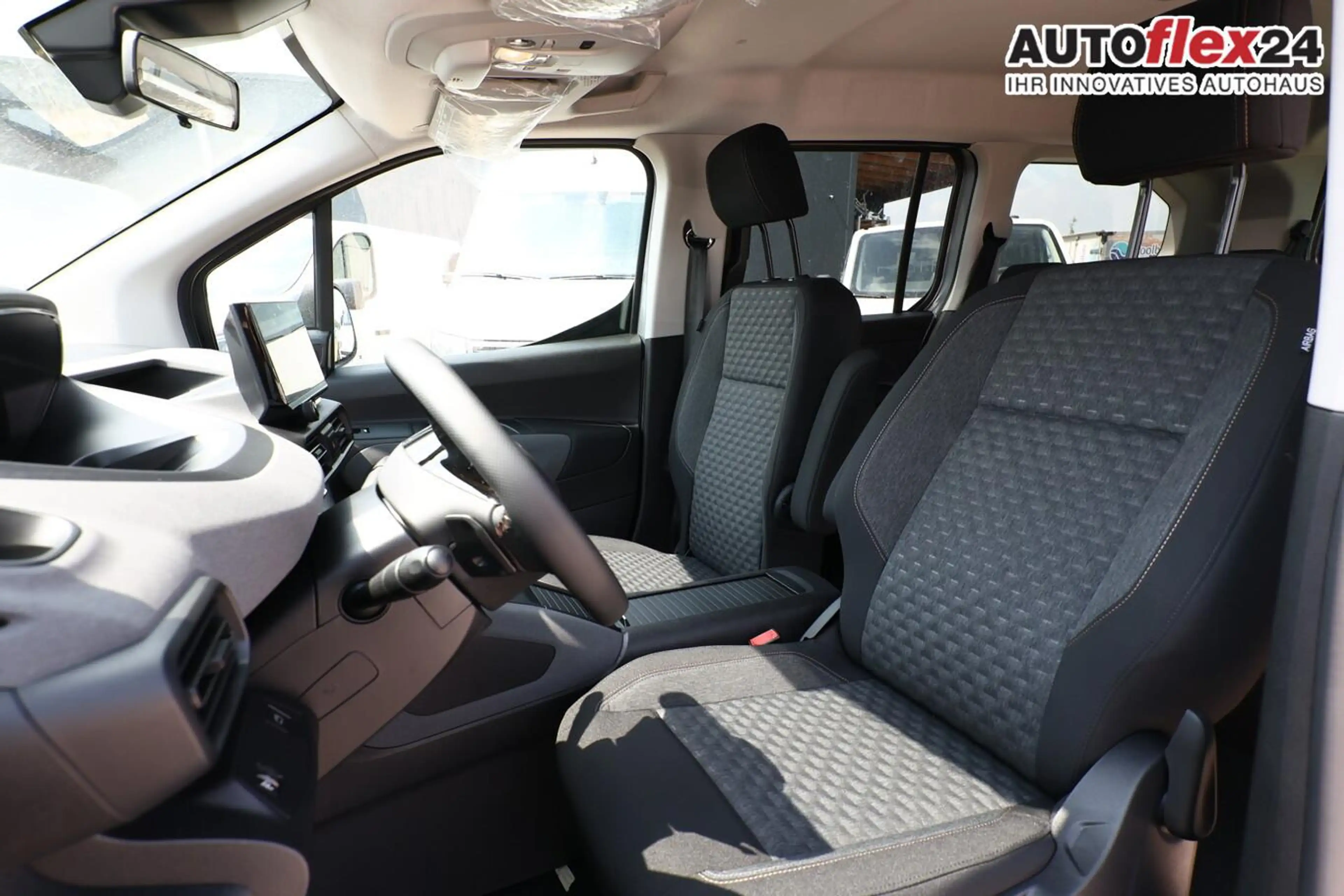 Peugeot Rifter M1 GT L2 7-S Keyl Nav Kam 2xPDC ACC BT 96 kW (1... — photo 5