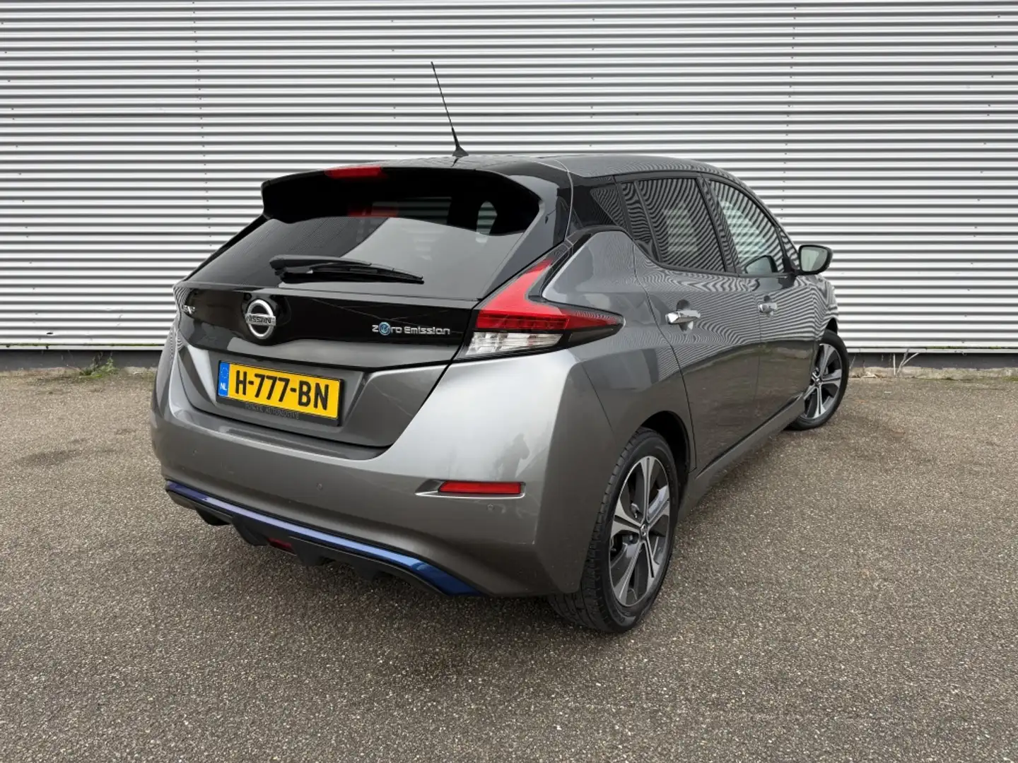 Nissan Leaf Tekna 40 kWh BTW auto Leer Bose 360 camera Carplay Grijs - 2