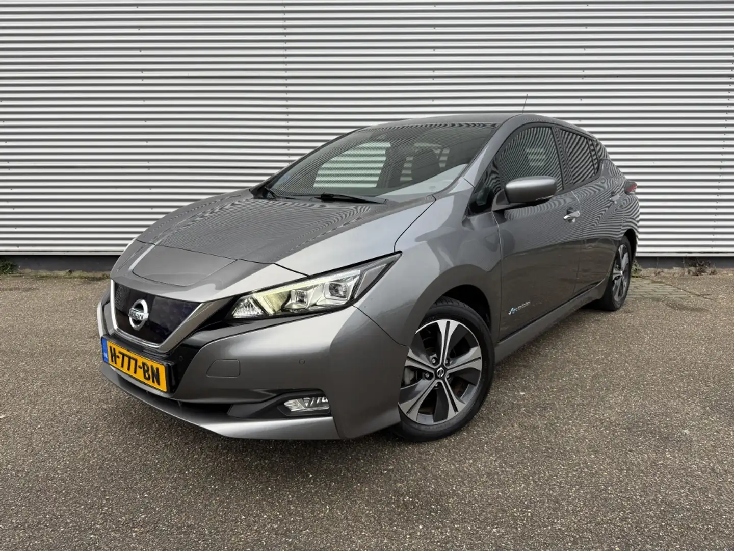Nissan Leaf Tekna 40 kWh BTW auto Leer Bose 360 camera Carplay Grijs - 1