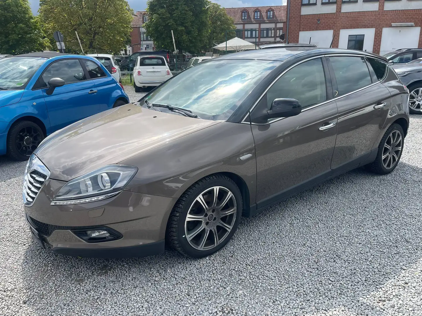 Lancia Delta 1,7 Turbo Multijet Beige - 1