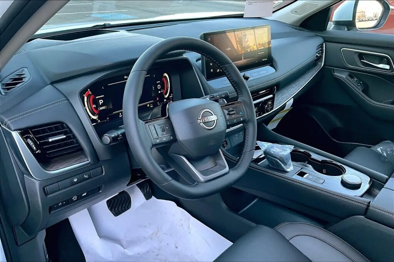 Nissan Rogue снимка Nissan Rogue