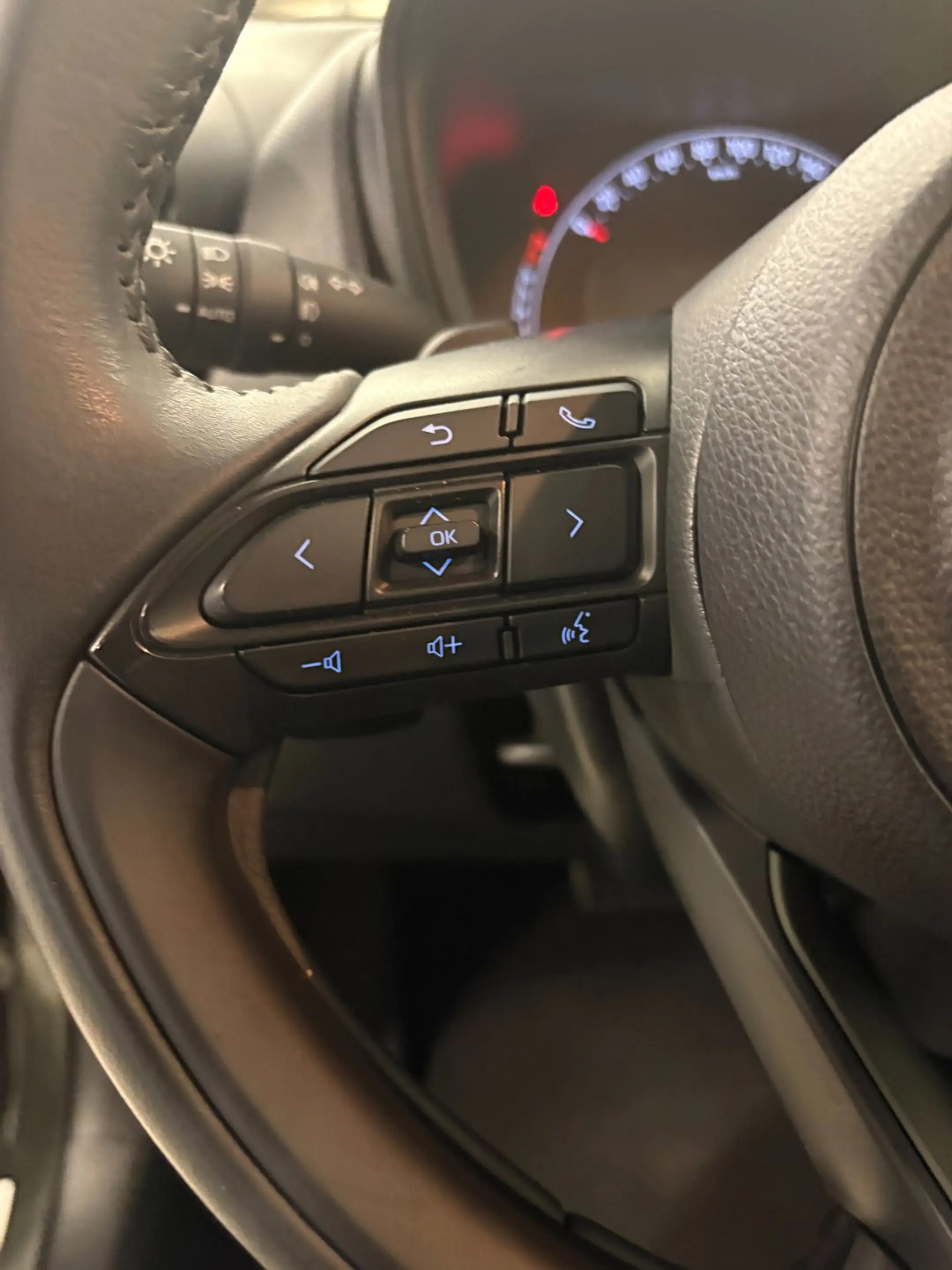 Toyota Aygo X 1.0 VVT-i S-CVT Premium Cabriotop Automaat / Leder — photo 16