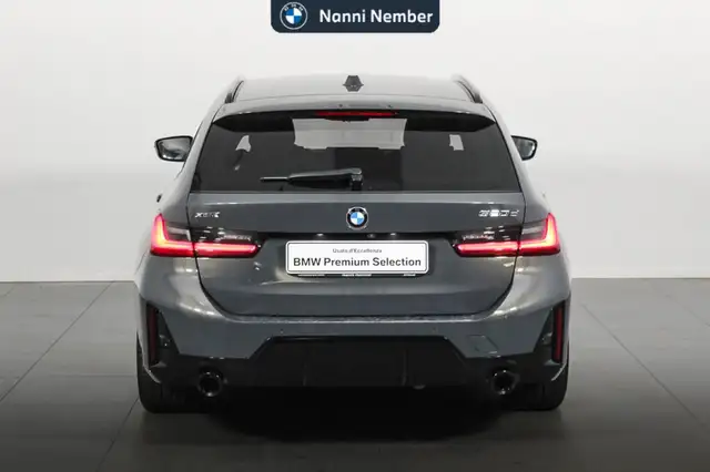 BMW 3 Series view 4