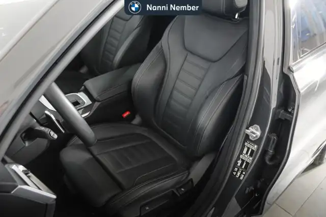 BMW 3 Series view 14