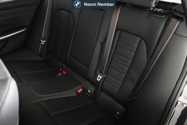 BMW 3 Series view 15