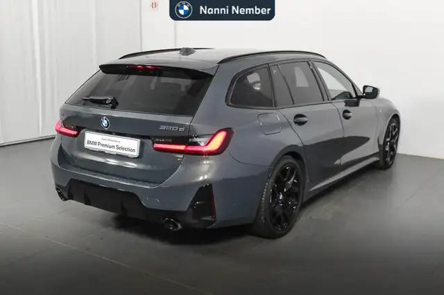 BMW 3 Series view 3
