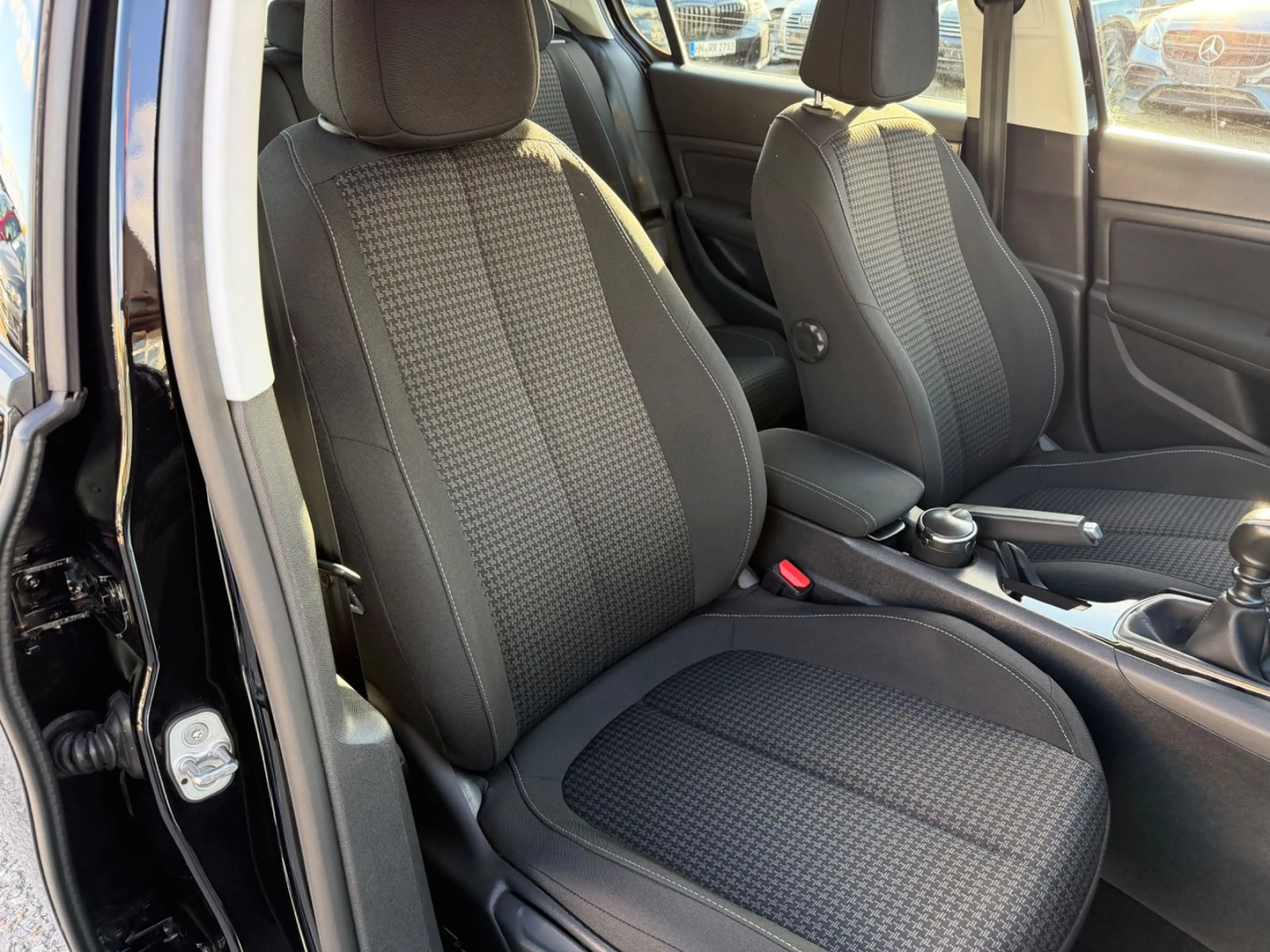 Peugeot 308 Active Kamera LED 1.Hand Navi Euro6 SHG — photo 9