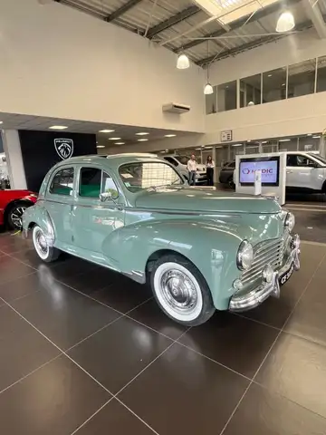 Peugeot 1957 – Peugeot 203 C berline