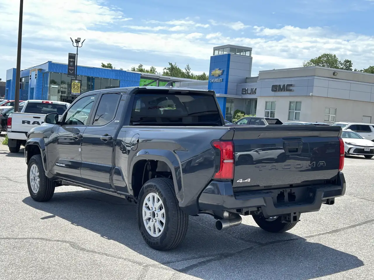 Toyota Tacoma снимка Toyota Tacoma