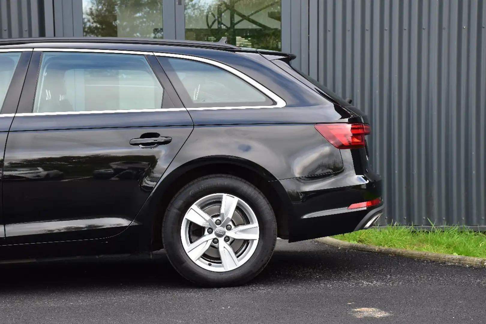 Audi A4 V 35 TDI 150 S TRONIC Noir - 2