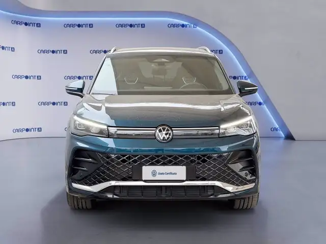 Volkswagen Tiguan view 4