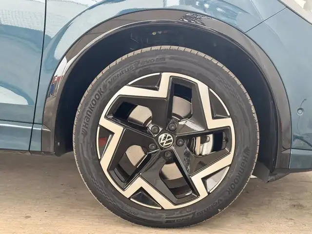 Volkswagen Tiguan view 16