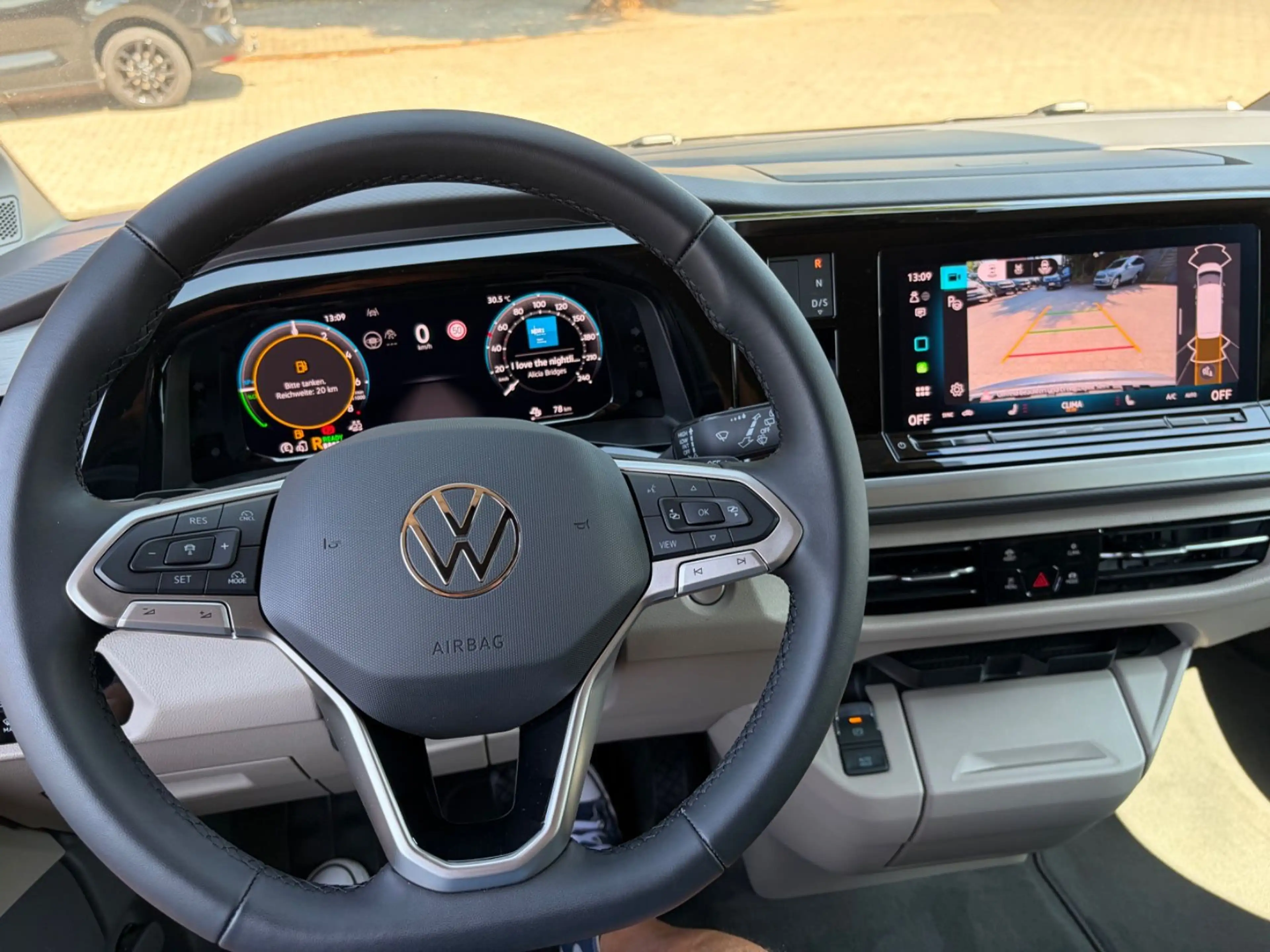 Volkswagen T7 California 1,5 TSI eHybrid 4 M. IQ AHK Ocean — photo 15