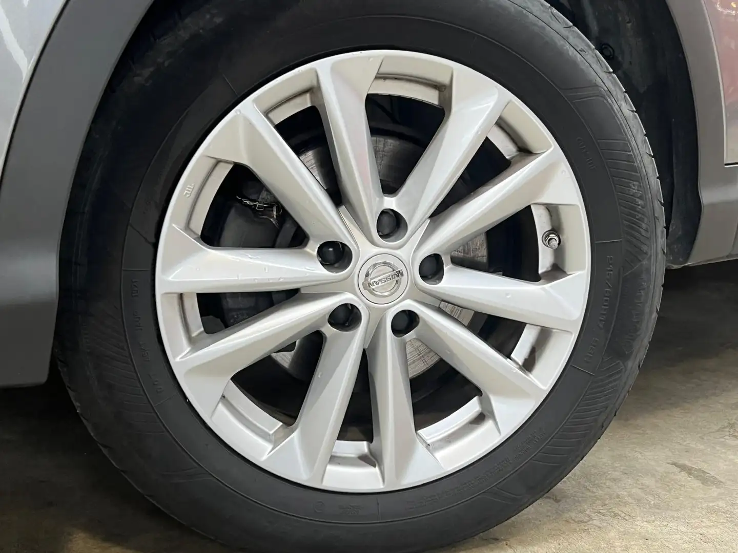 Nissan Qashqai Qashqai 1.2 DIG-T 115 Stop/Start Connect Edition Grijs - 2