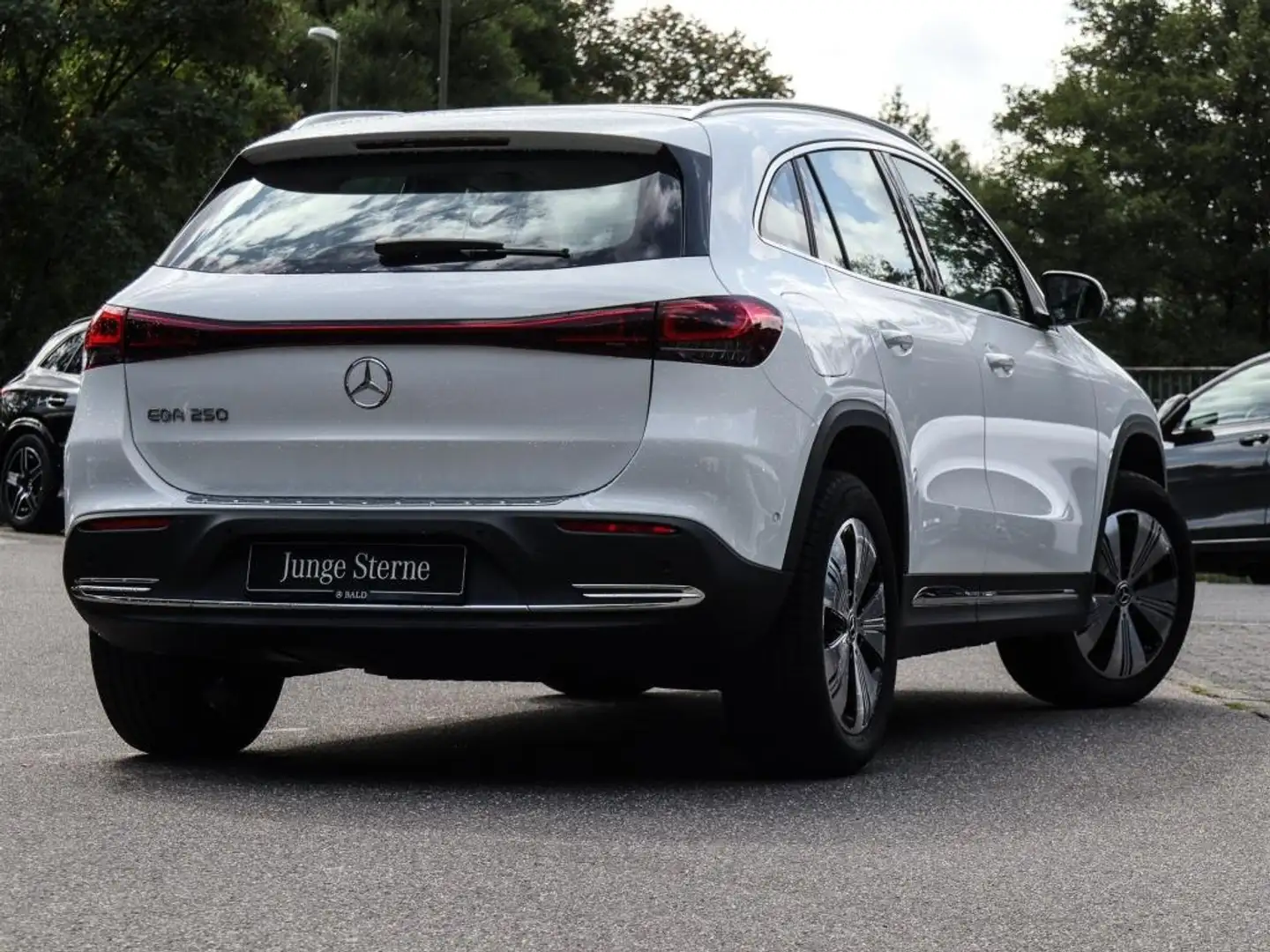 Mercedes-Benz EQA 250 Progressive/Pano/Distr/LED/Cam/Shz/18" Weiß - 2