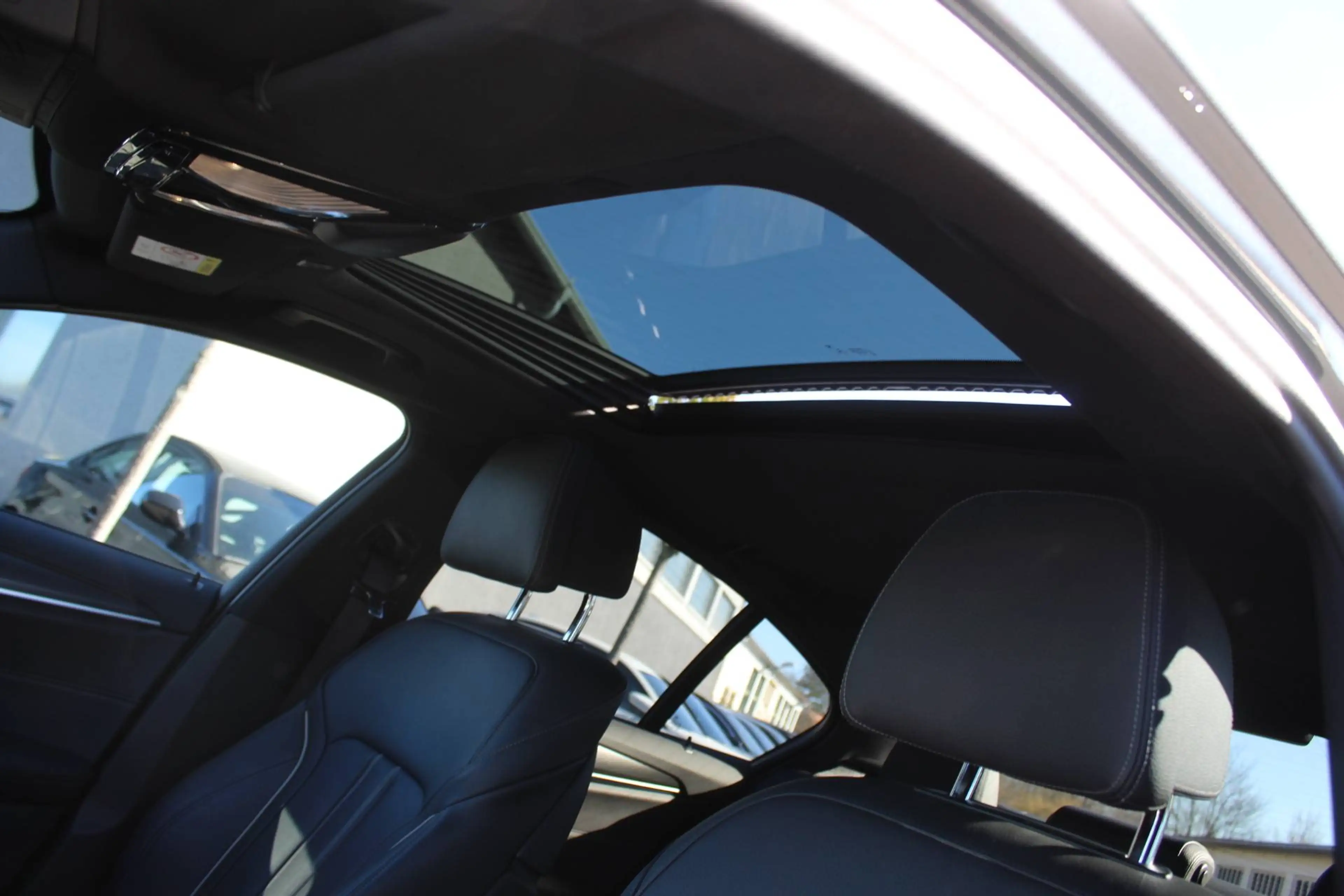 BMW M550 i xDrive Limo. M+HUD+Standh.+H&K+Komfortsitz — photo 10