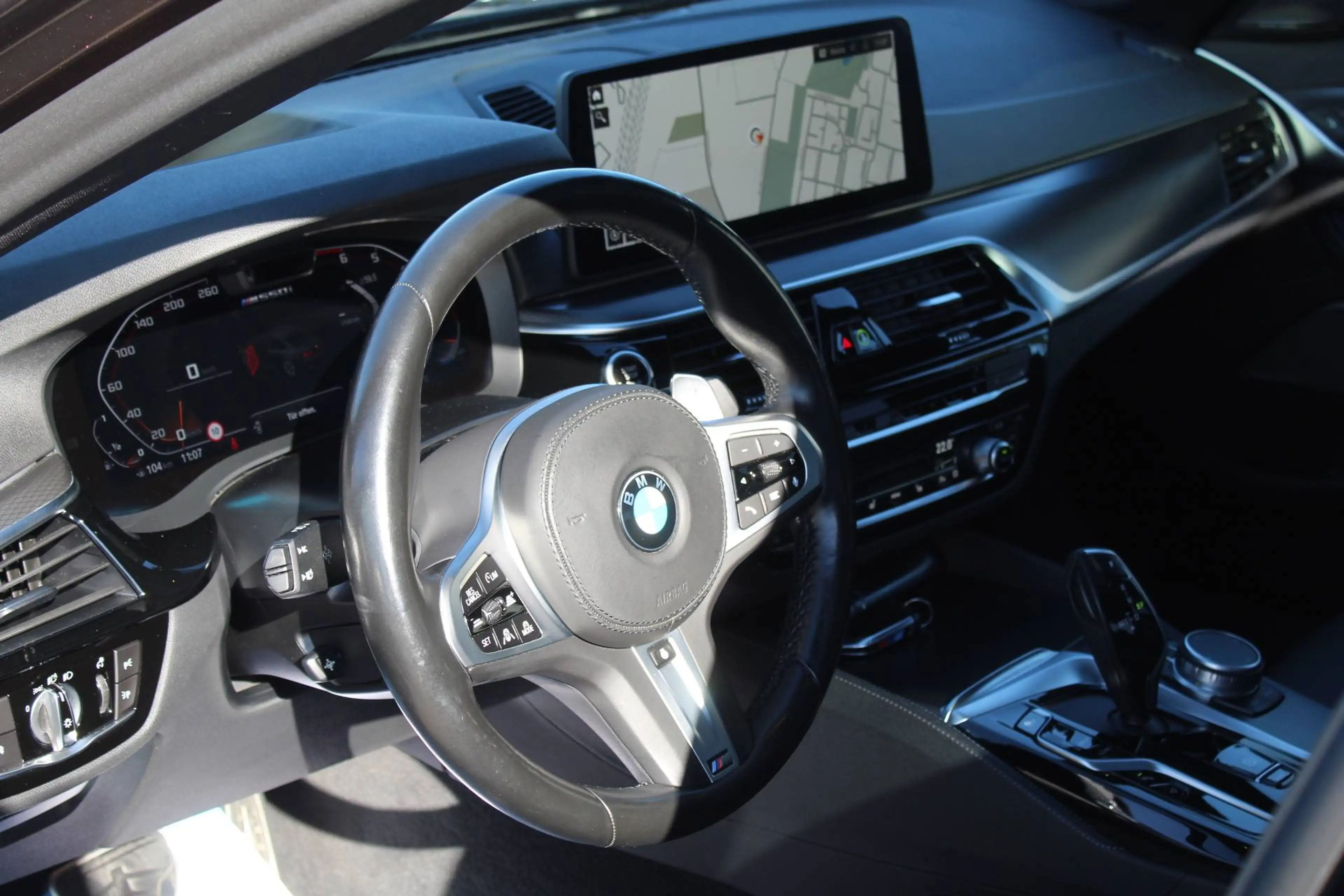 BMW M550 i xDrive Limo. M+HUD+Standh.+H&K+Komfortsitz — photo 8