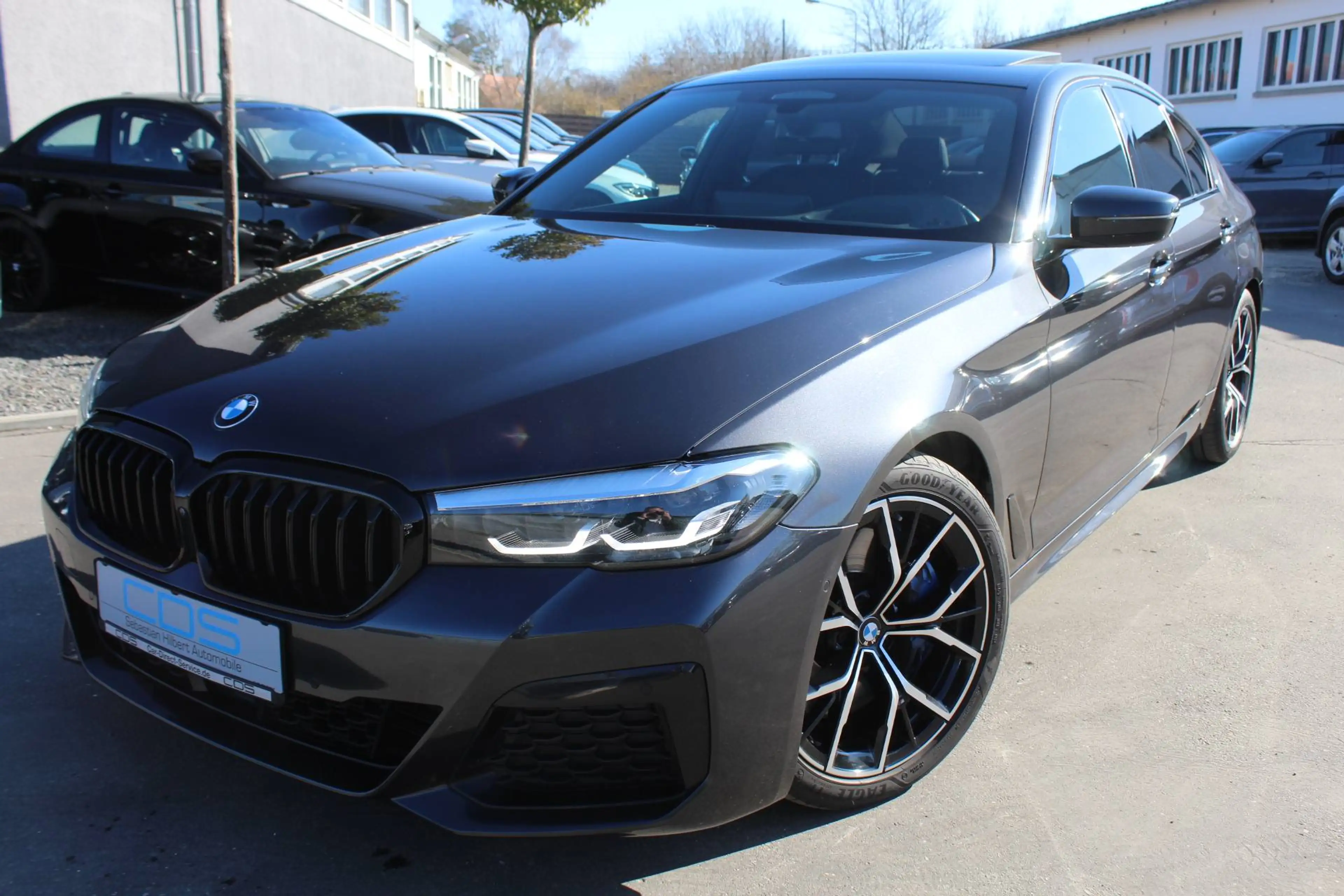 BMW M550 i xDrive Limo. M+HUD+Standh.+H&K+Komfortsitz — photo 9