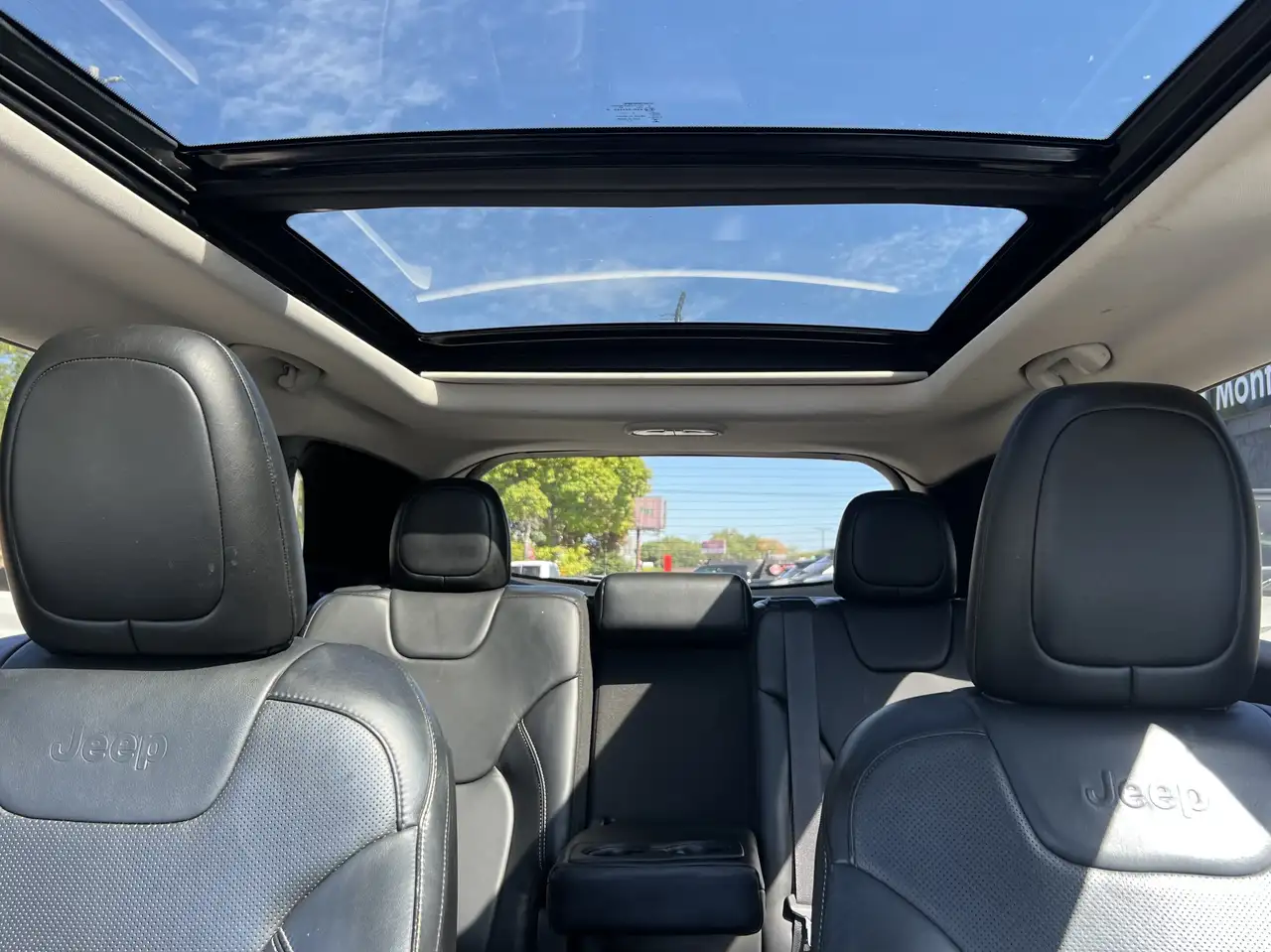 Jeep Cherokee photo Jeep Cherokee