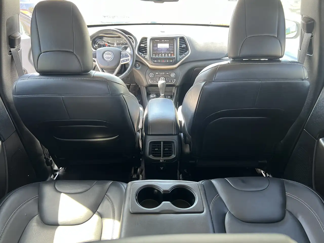 Jeep Cherokee photo Jeep Cherokee