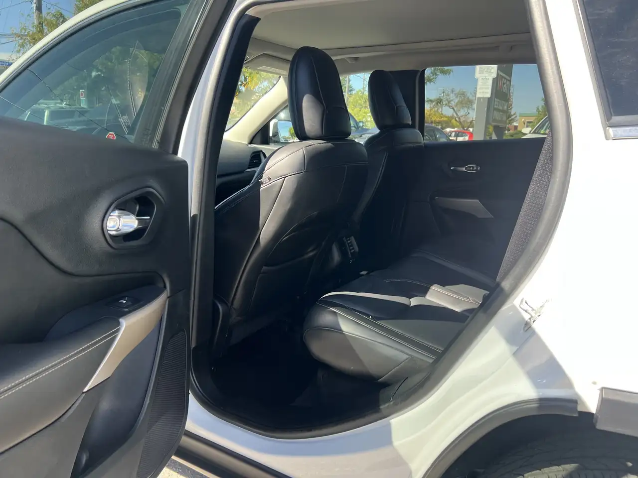 Jeep Cherokee photo Jeep Cherokee