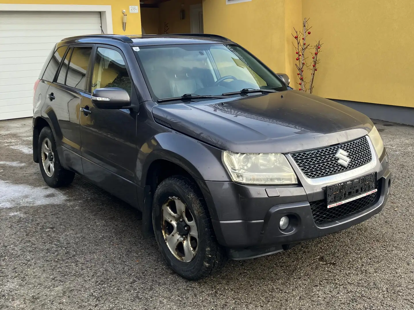 Suzuki Grand Vitara Grand Vitara 2,4 deluxe deluxe Grau - 2