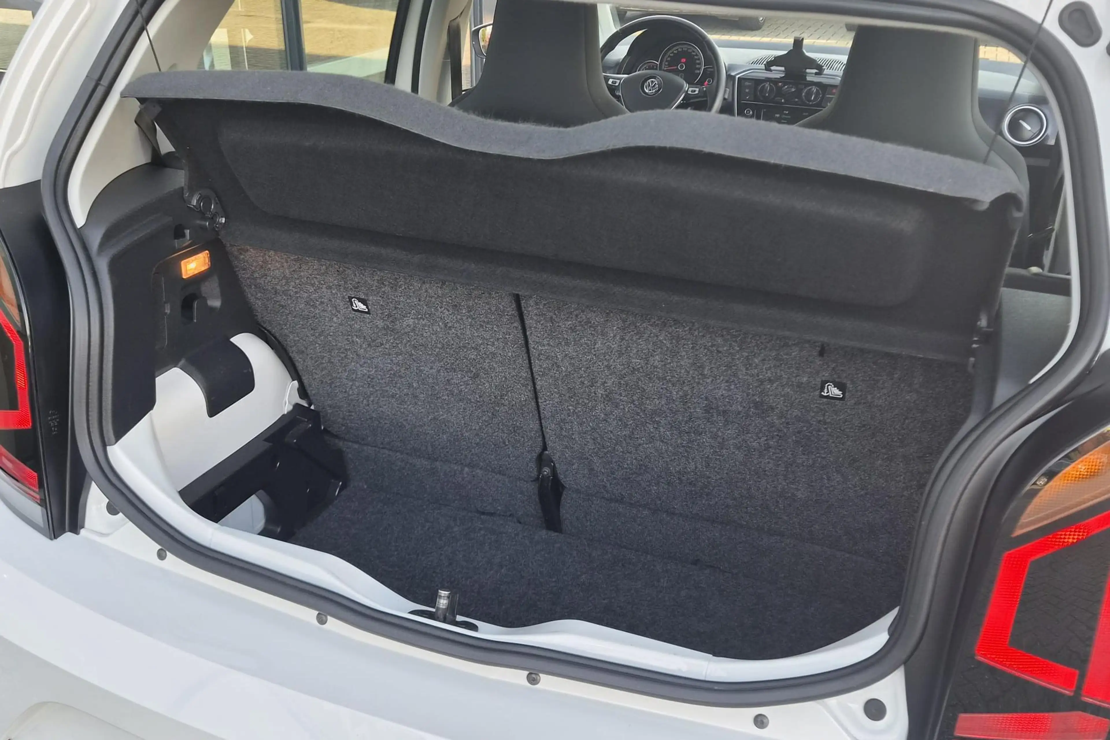 Volkswagen up! 1.0 BMT move up! | Camera | Stoelverwarming | Airc — photo 15
