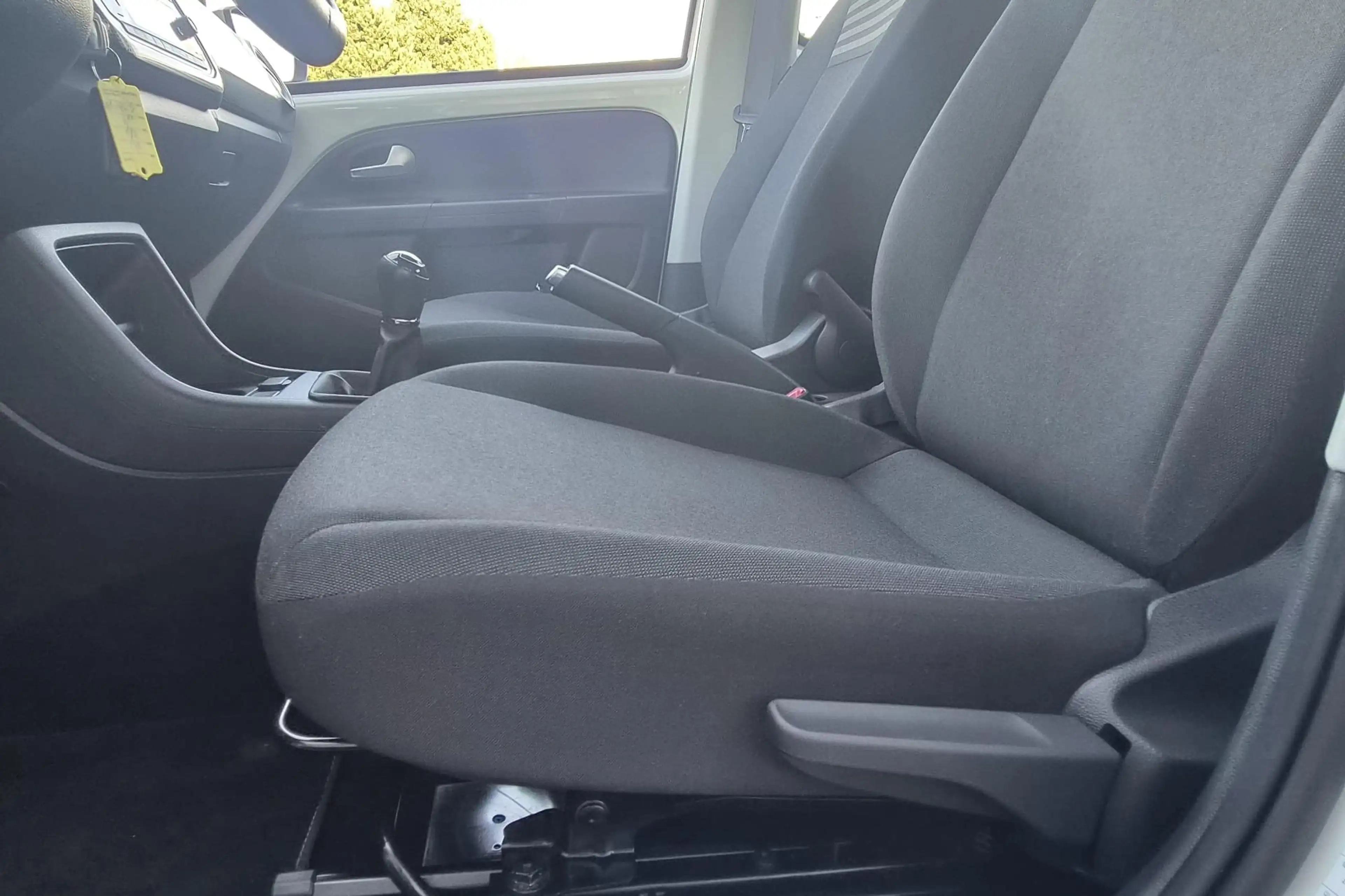 Volkswagen up! 1.0 BMT move up! | Camera | Stoelverwarming | Airc — photo 11