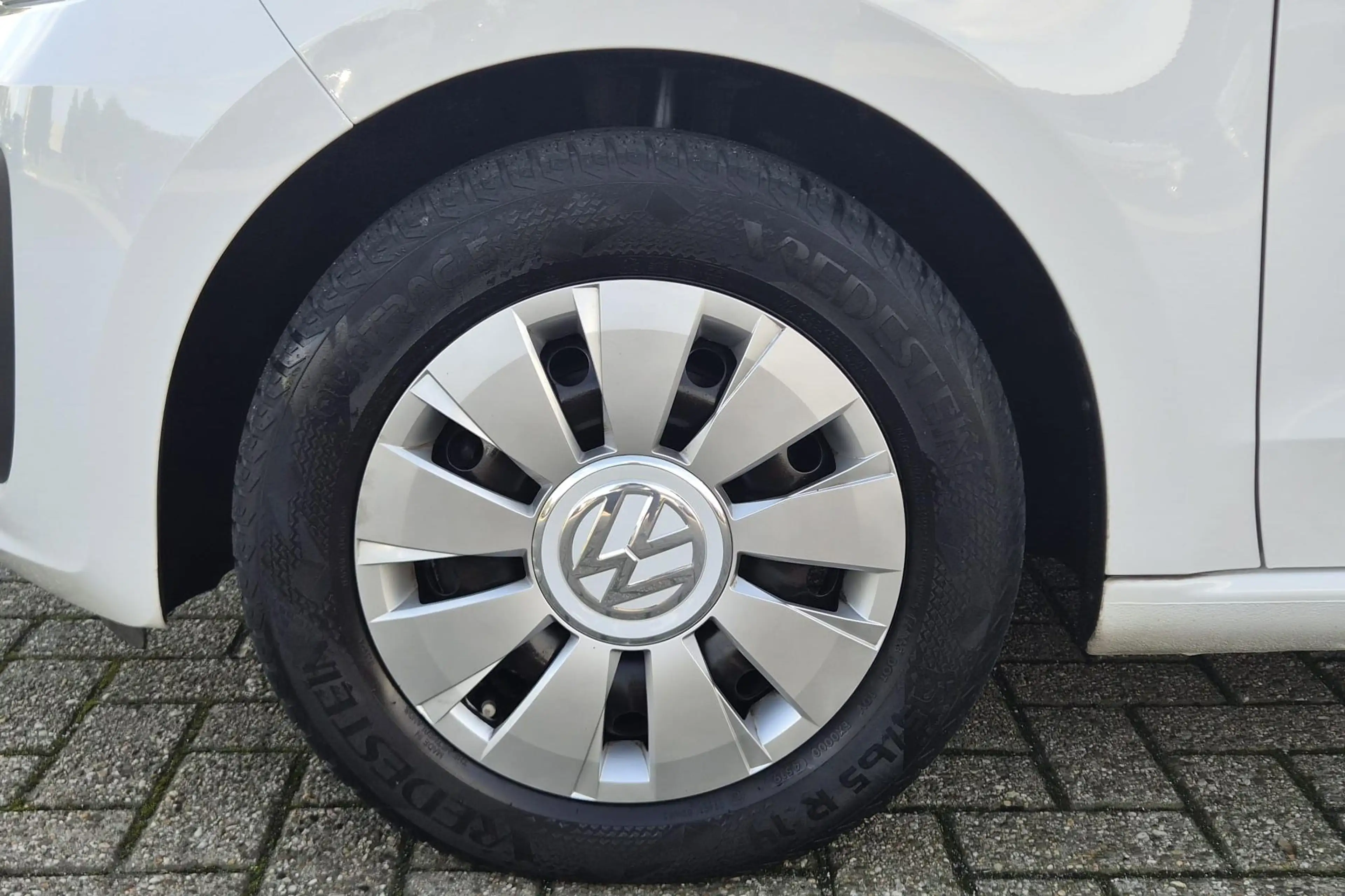 Volkswagen up! 1.0 BMT move up! | Camera | Stoelverwarming | Airc — photo 5