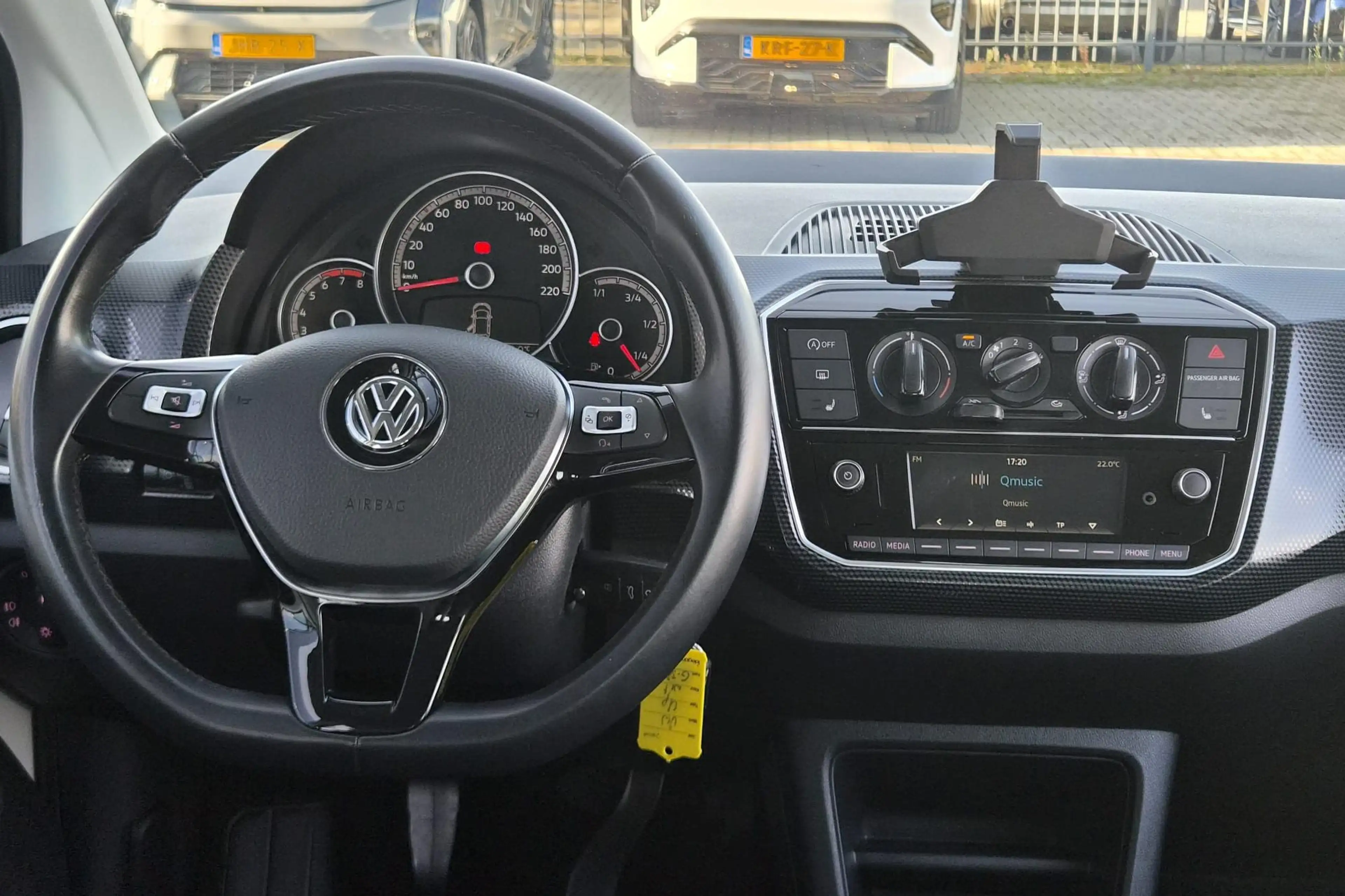 Volkswagen up! 1.0 BMT move up! | Camera | Stoelverwarming | Airc — photo 14