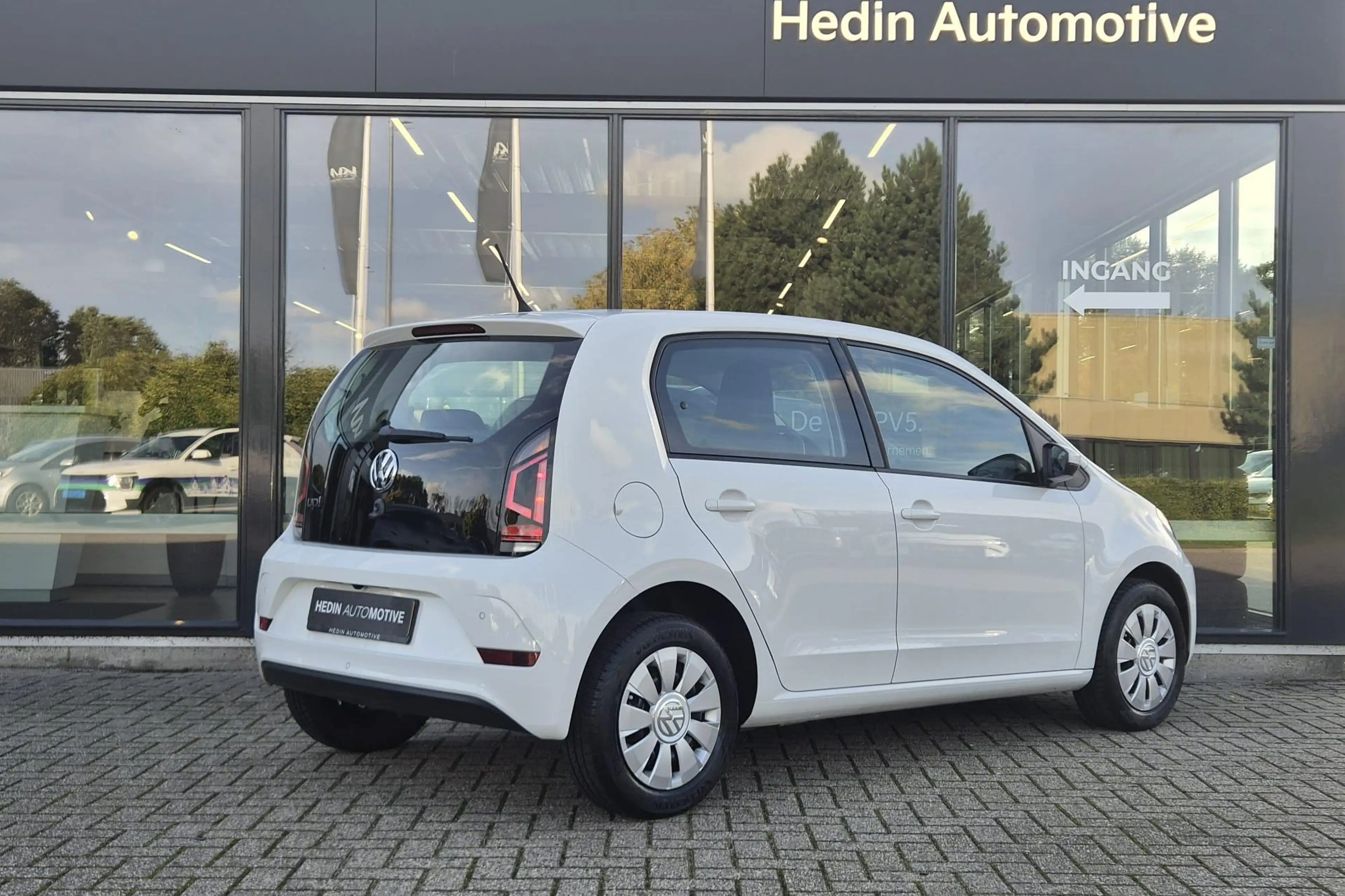 Volkswagen up! 1.0 BMT move up! | Camera | Stoelverwarming | Airc — photo 2