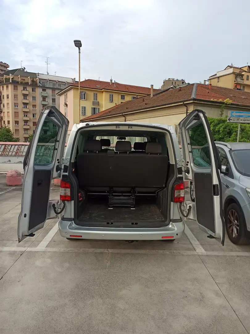 Volkswagen T5 Caravelle Confortline - 2