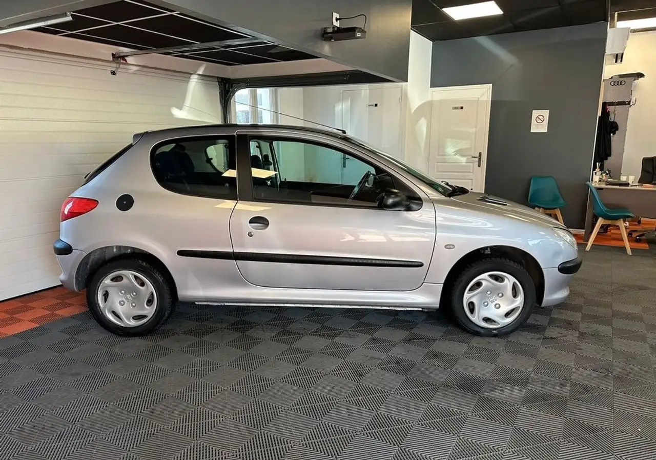 Peugeot 206 1.1i 60cv PRESENCE, foto 2