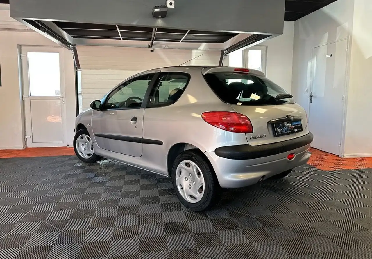 Peugeot 206 1.1i 60cv PRESENCE, foto 3