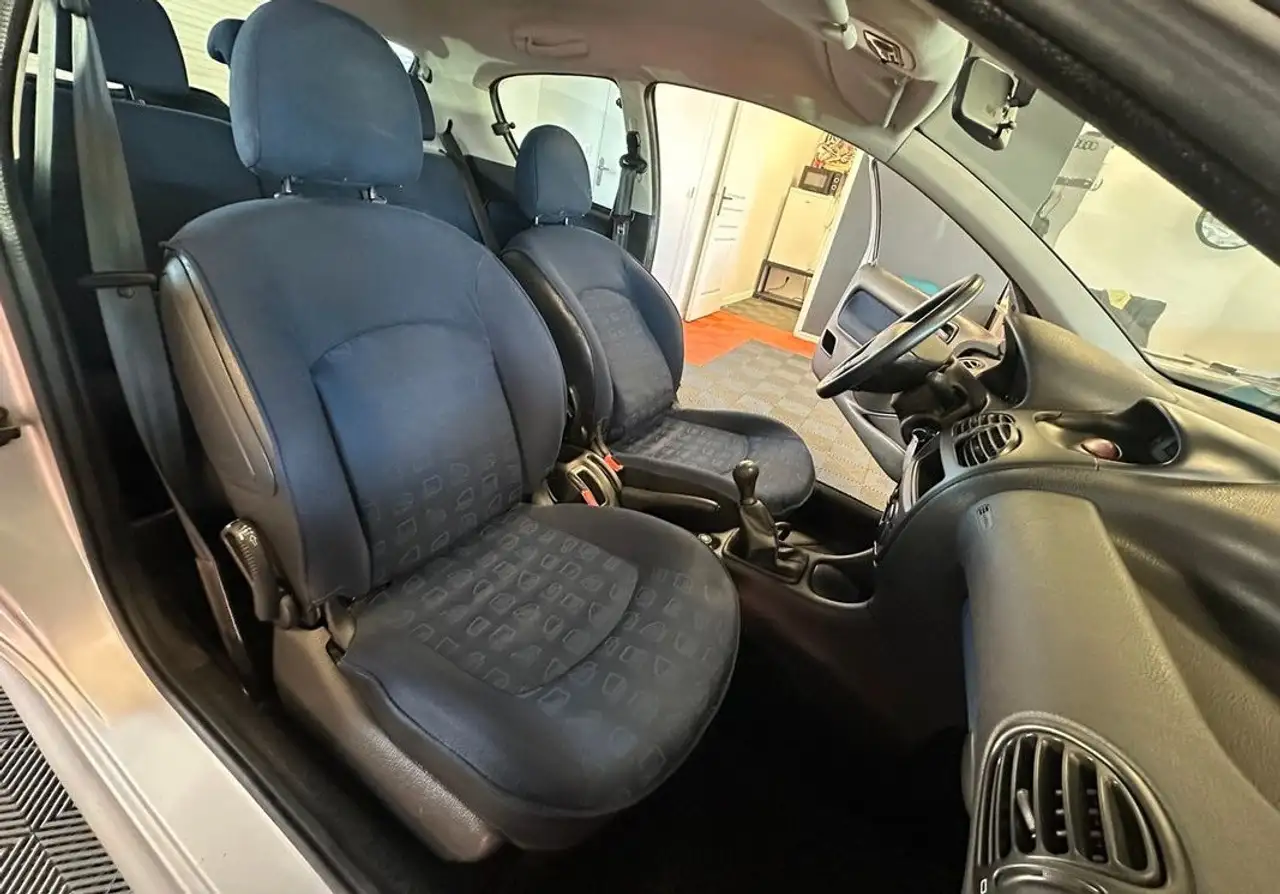 Peugeot 206 1.1i 60cv PRESENCE, foto 10