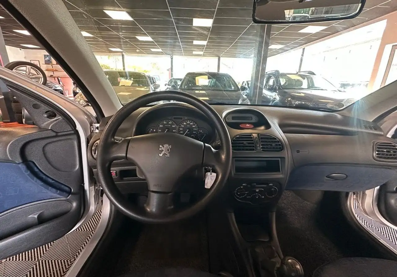 Peugeot 206 1.1i 60cv PRESENCE, foto 8