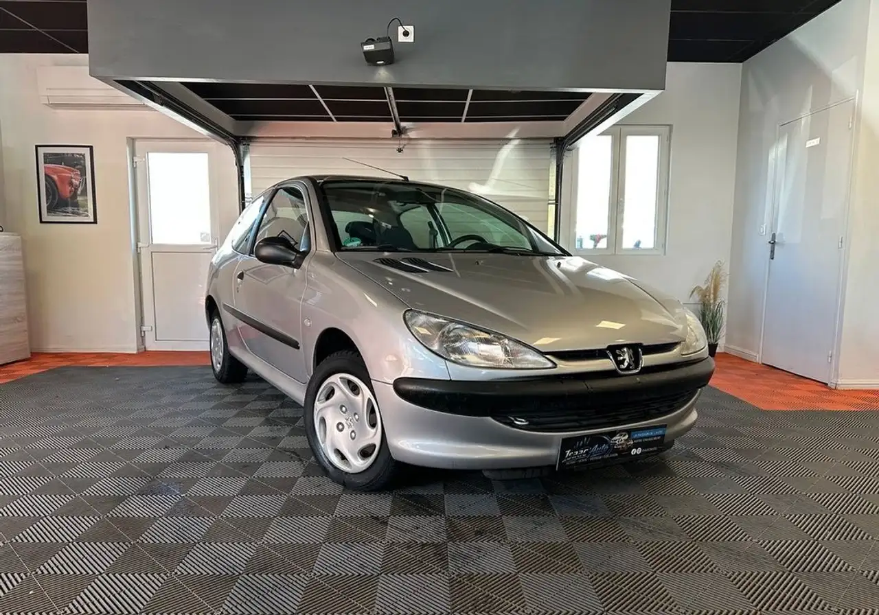 Peugeot 206 1.1i 60cv PRESENCE, foto 1