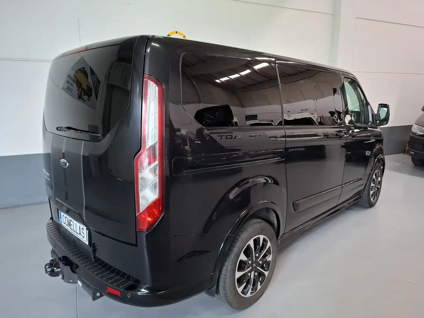 Ford Transit Custom Kombi 2.0 TDCI 136kW 320 L1 Sport A Zwart - 2