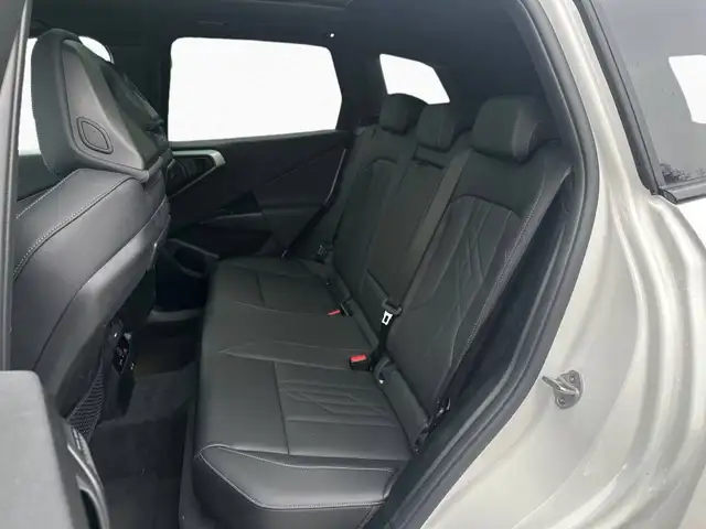 BMW X3 view 7