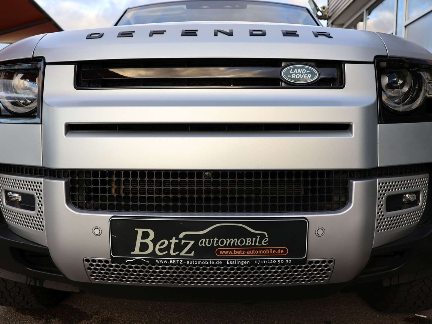 Land Rover Defender 110 D240 SE -  - Joinsteer - #2