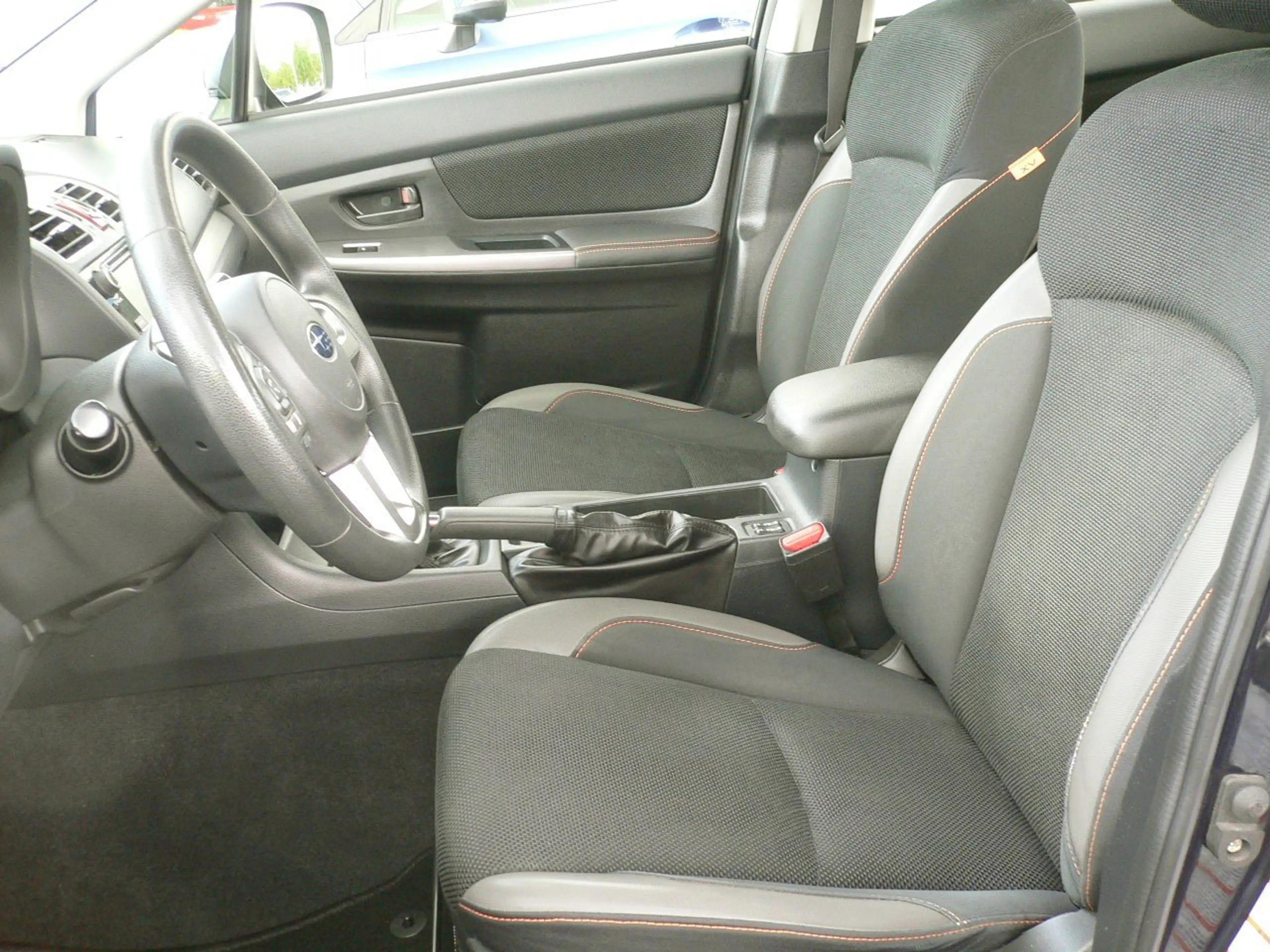 Subaru XV XV 2.0i Active mit Schaltgetriebe — photo 9