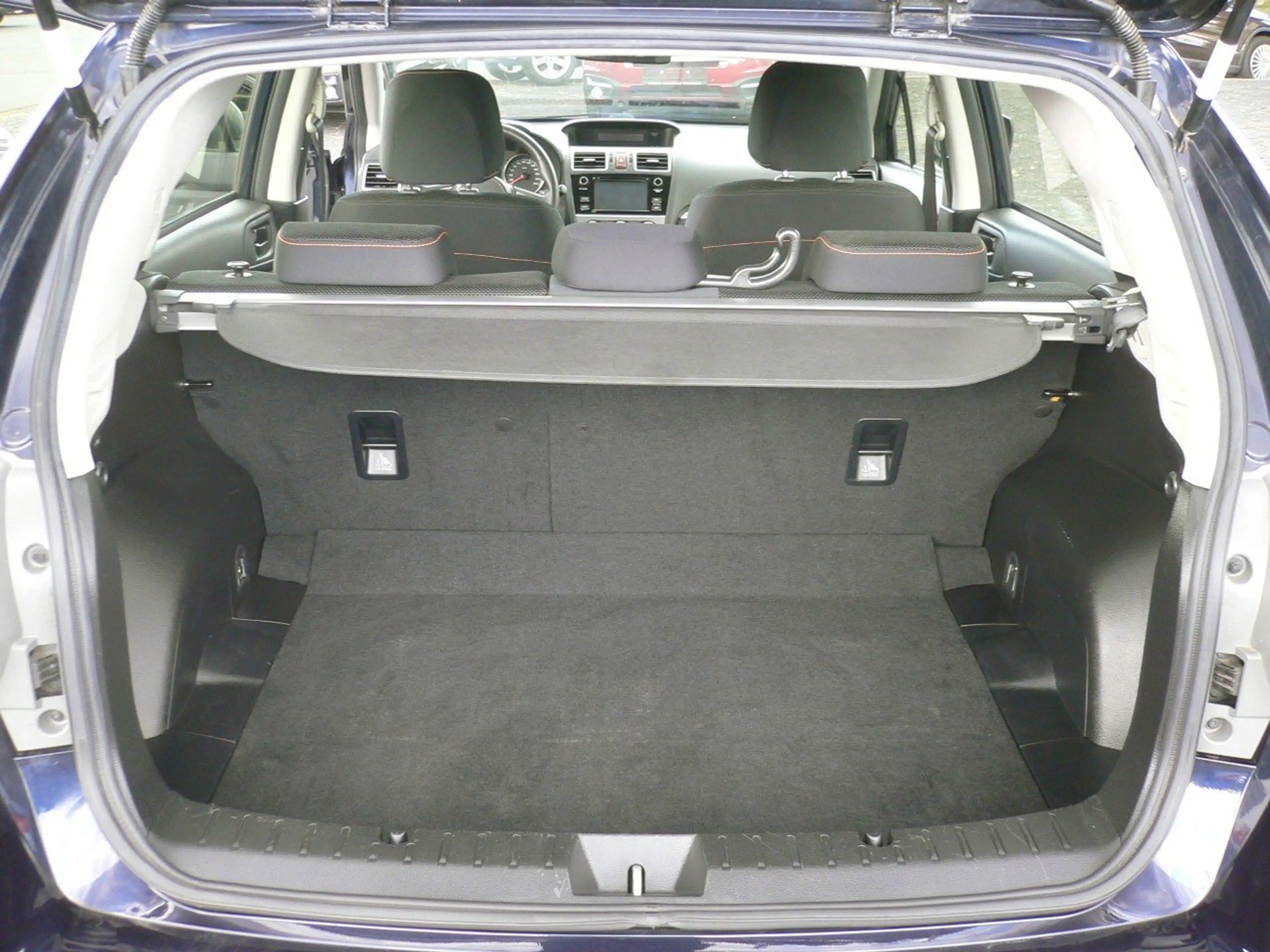 Subaru XV XV 2.0i Active mit Schaltgetriebe — photo 11