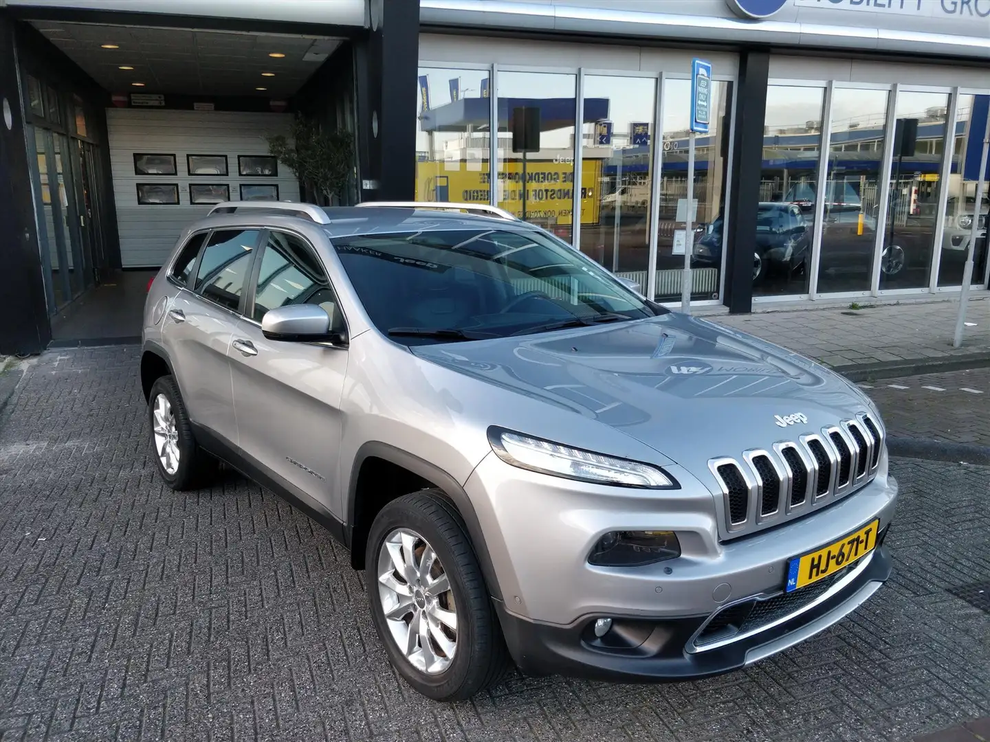 Jeep Cherokee 170pk AWD Aut. Limited Gris - 2
