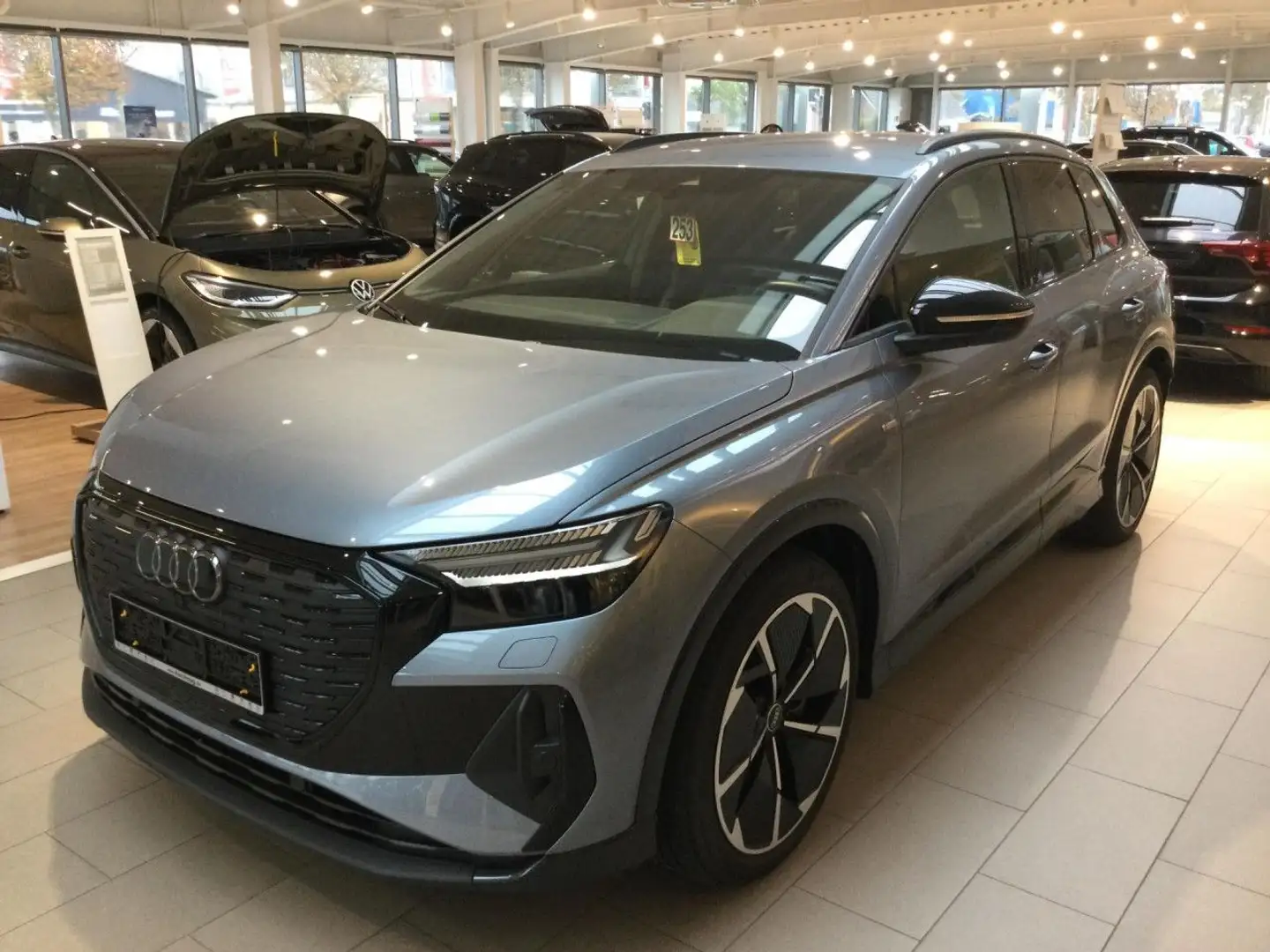 Audi Q4 e-tron Q4 45 e-tron S-Line 82kWh GAR 05.28 Bluetooth Navi Bleu - 2