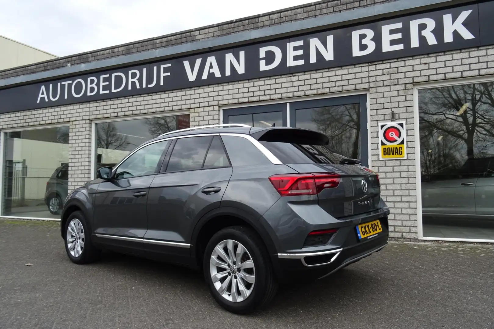 Volkswagen T-Roc 1.5 TSI Sport Business Grijs - 2